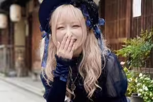 日本爆紅正妹竟是「48歲二寶爸」　超帥素顏真面目曝光