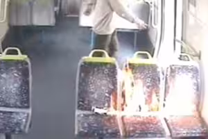 以為沒人知道！潑灑火車座椅　他一點火慘了