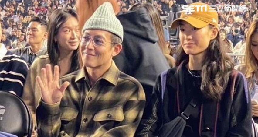 周杰倫唱〈一路向北〉突拍台下陳冠希驚喜現身！曾幫嗆聲F4解圍險被圍毆