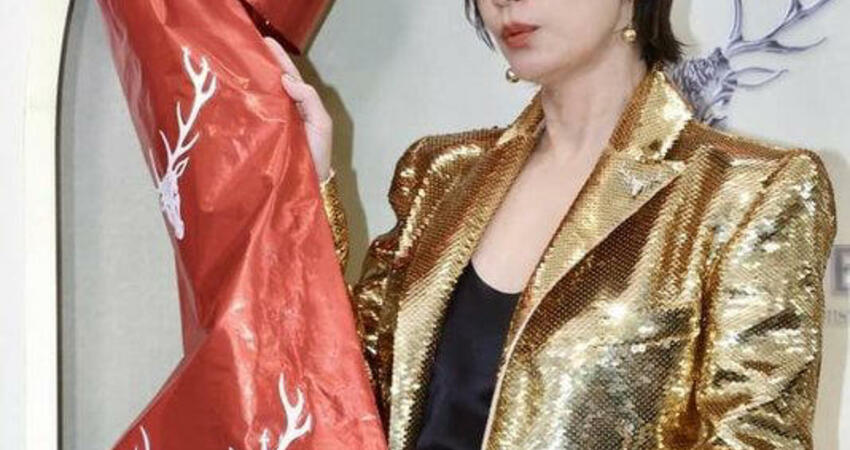 賈靜雯素顏凍齡驚豔 日本海關人員看護照吃驚
