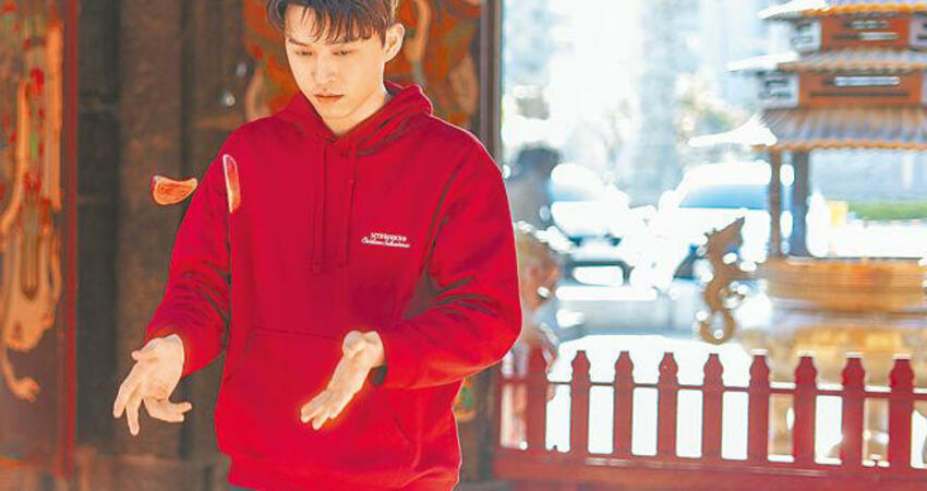 李子森孝親紅包不手軟