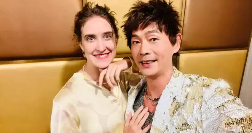 秀比基尼照！黃品源同框俄羅斯辣妻來拜年