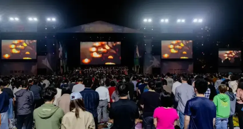 228草地音樂會逾五千觀眾點亮心裡那一盞光