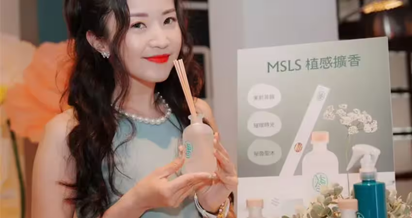 春天攜手JISOO TOMMY HILFIGER開啟嶄新世代美式經典