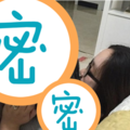 女子抱著「寵物上床」睡覺，讓網友全看傻眼了！因為她養的東西，竟然是重達「170公斤」的...