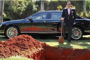 富豪將埋葬自己的1500萬豪車，引起無數人關注，但最後他說的話不得不讓大家佩服他。