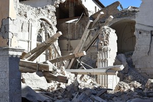 義大利發生6.6級的淺層地震，14世紀的聖本篤教堂嚴重受損