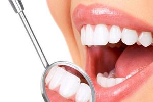 洗牙能讓牙齒變白到底是真是假？對牙齒有傷害嗎？