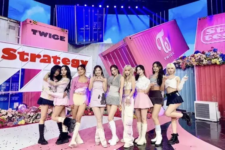 ▲TWICE以新歌〈STRATEGY〉回歸樂壇，登上音樂節目打歌表現備受好評。（圖／TWICE IG）