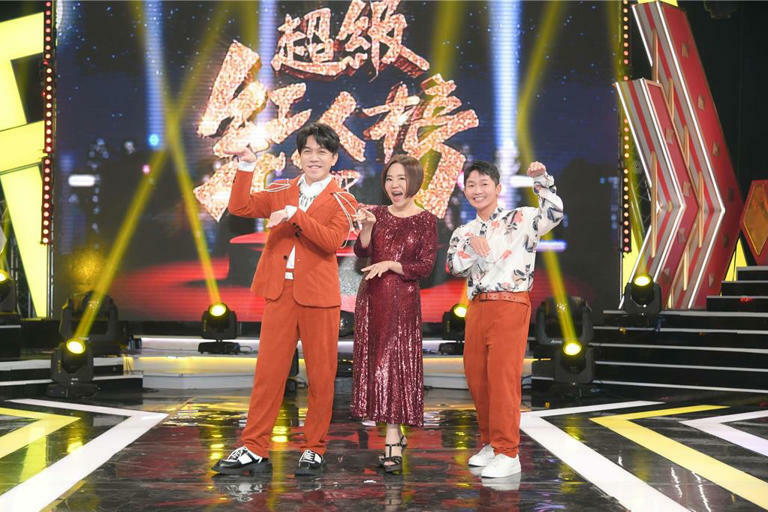 許志豪（左起）、于美人、蔡昌憲29日出席《超級紅人榜》錄影。（三立提供）