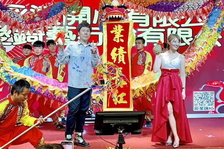 江泳錡前夫楊煥(左)今證實辭世(圖/翻攝楊煥臉書) 江泳錡前夫楊煥(左)今證實辭世(圖/翻攝楊煥臉書)
