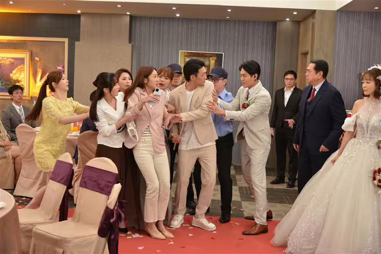 《願望》上演大場面婚禮戲碼。(圖/三立提供) 《願望》上演大場面婚禮戲碼。(圖/三立提供)