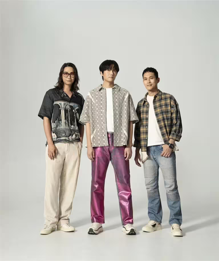 宇宙人方Q(左)結束演出後將暫時單飛,與蘇珮卿、許郁瑛共組限定組合。(圖/吾夜生活節提供) 宇宙人方Q(左)結束演出後將暫時單飛,與蘇珮卿、許郁瑛共組限定組合。(圖/吾夜生活節提供)
