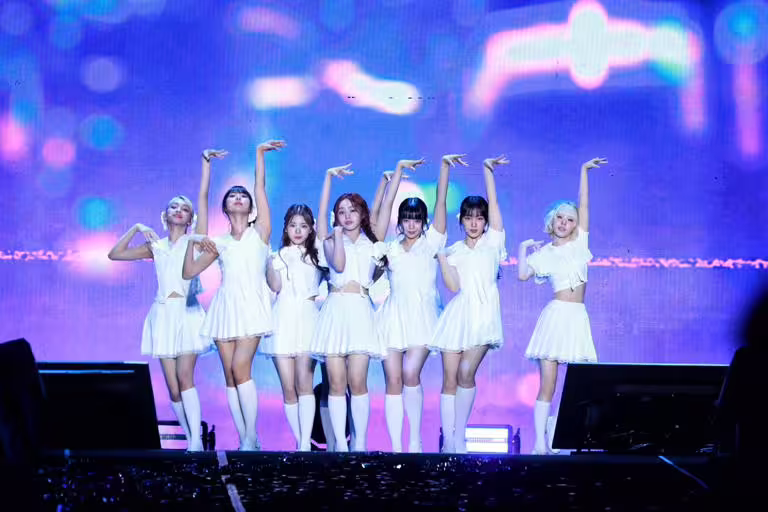 UNIS致敬前輩TWICE的〈CHEER UP〉。(圖/讀者提供) UNIS致敬前輩TWICE的〈CHEER UP〉。(圖/讀者提供)