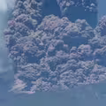 (影) 驚悚逃命瞬間全都錄！義埃特納火山突噴發 40多遊客現場驚慌狂奔