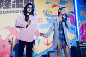 首日湧進6萬人潮！告五人壓軸接力開唱 360秒煙火點亮海港夜空