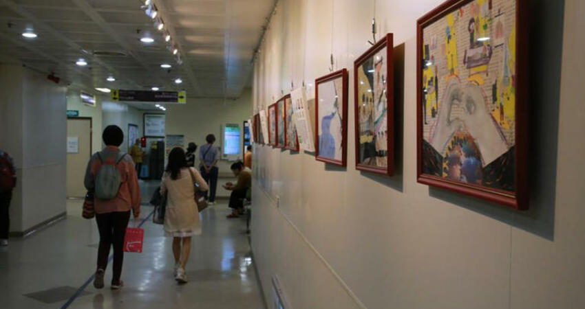 用創作轉移治療病痛 7旬癌友連2年獲拼貼畫展金獎肯定