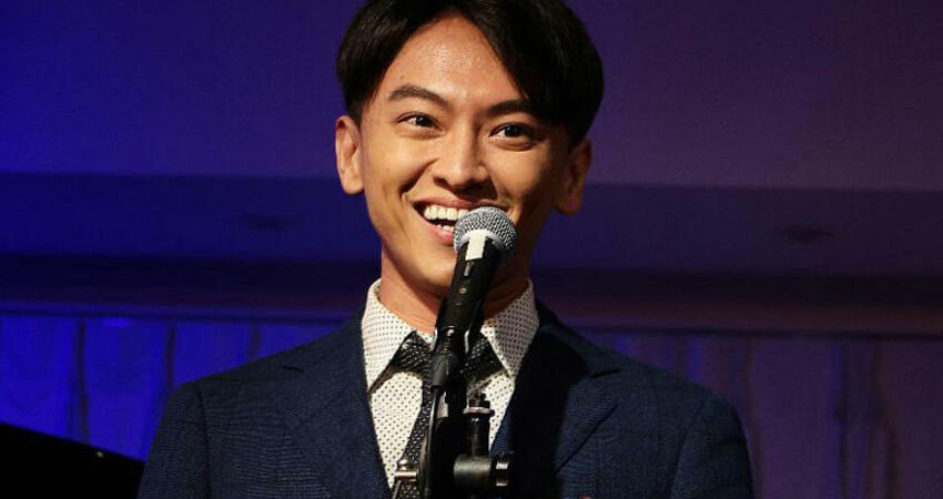 《薛定洲：首位登上百老匯經典劇的台灣男演員，勇闖紐約的築夢之路》