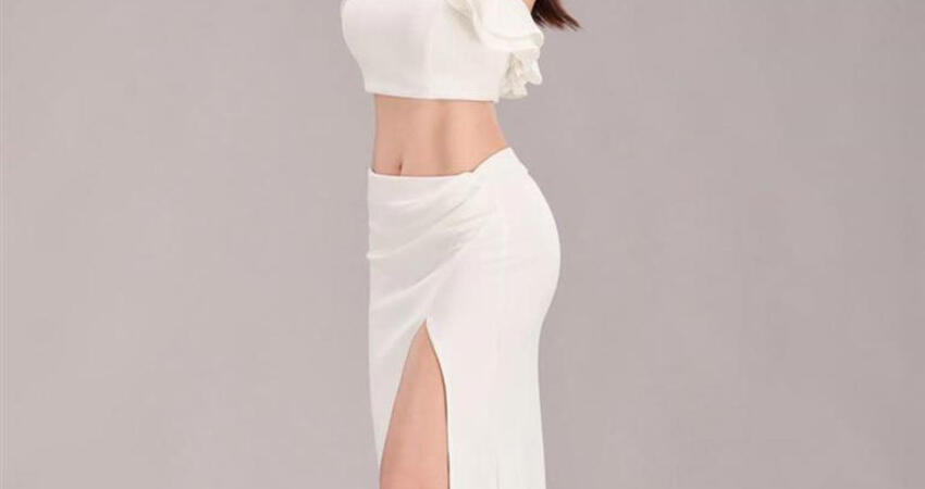 44歲小嫻美成這樣！激瘦辣照曝光 「中空短裙」炸出超正大長腿