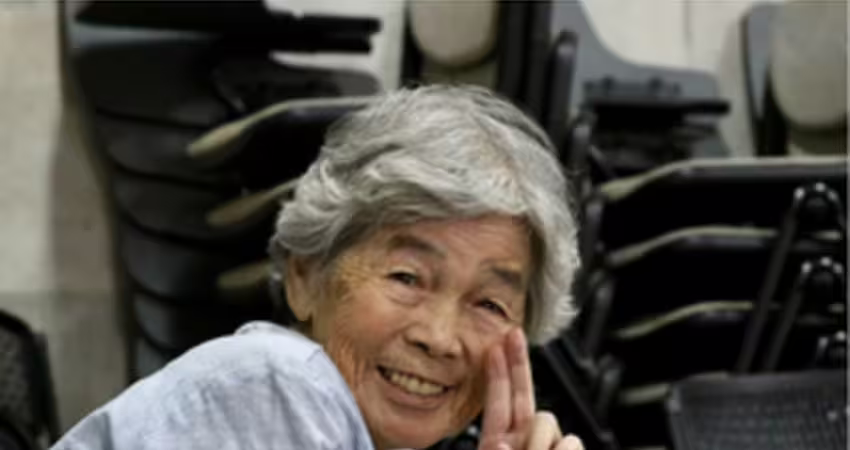 日本最強「自拍阿嬤」西本喜美子97歲病逝 72歲玩攝影靠自虐照爆紅