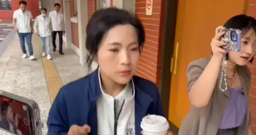 助理捲近5億吸金案！徐巧芯情緒低迷現身