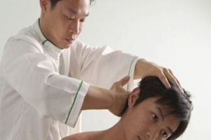 頸椎不舒服就去按摩脖子？別傻了，它才是頸椎病剋星