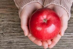 蘋果應該生吃還是熟吃？吃的方式不對，就錯過這5大好處