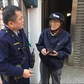 老翁幫病妻買午餐進不了家　警開門卻見遺照