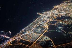 機長飛過杜拜上空時以為自己去了外星世界，「超不像地球城市」的夜景美到會窒息啊！
