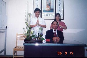 1998年妙禪差點死求師父救他，康復後「二次背叛」。妙禪：「眼睛一閉起來就在地獄裡面，好恐怖！」